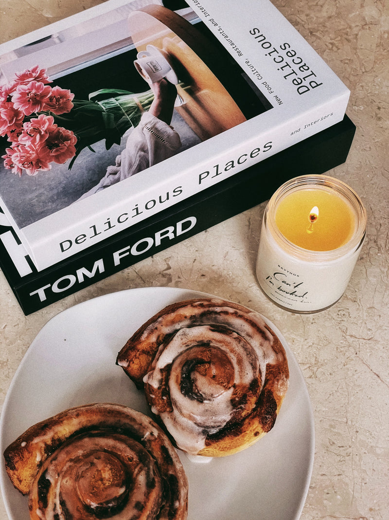 cinnamon bun flatlay baythos soy candles